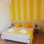 Housesandra Mare & Sole